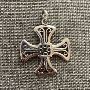 925 Sterling Silver Canterbury Cross Pendant